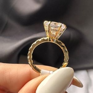 Luxury engagement Ring .925 Sterling Silver Size 5